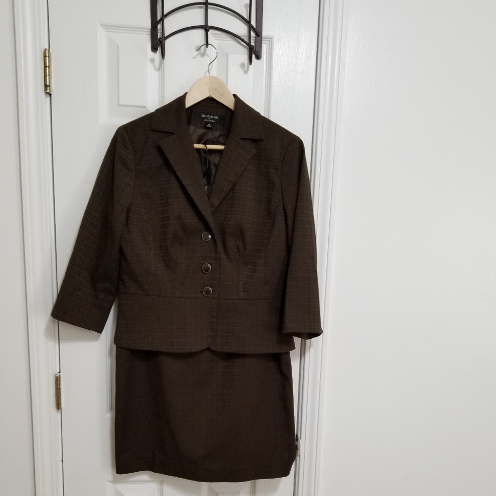 SIignature Skirt Suit